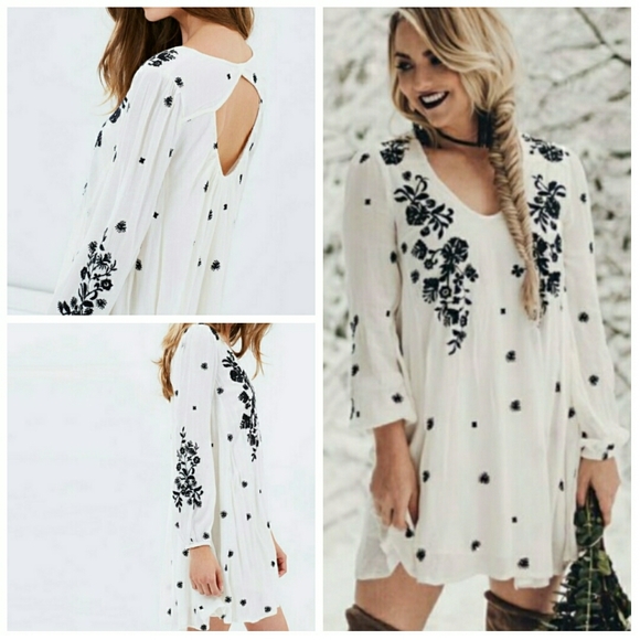 Free People Dresses & Skirts - Free People Boho Embroidered Pocket Dress
